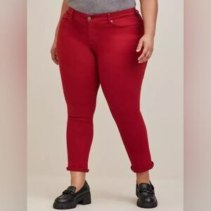 Torrid- Boyfriend Straight Mid-Rise Jean